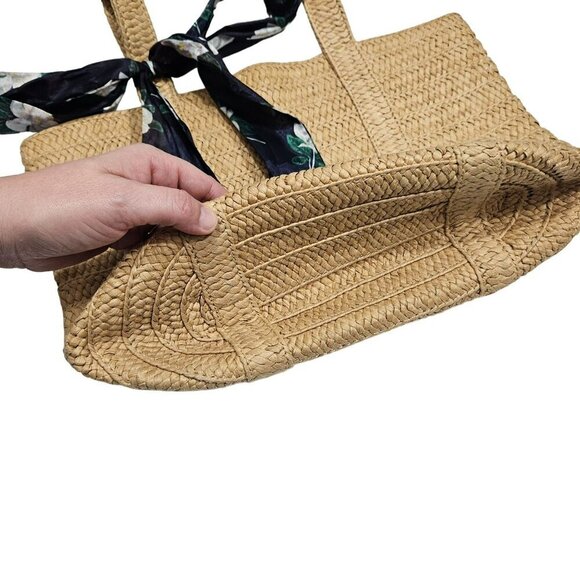Draper James Woven Straw Tote Bag With Navy Floral Scarf Accent Interior Pockets - Picture 2 of 9